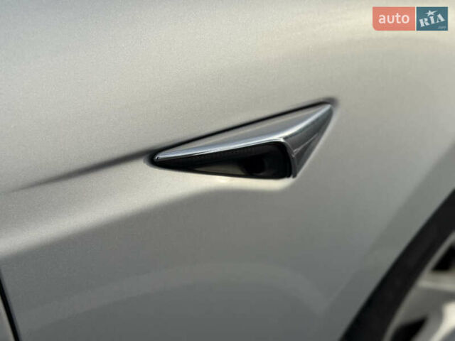 Серый Тесла Модель С, объемом двигателя 0 л и пробегом 141 тыс. км за 18350 $, фото 20 на Automoto.ua