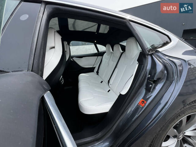 Серый Тесла Модель С, объемом двигателя 0 л и пробегом 97 тыс. км за 17499 $, фото 61 на Automoto.ua