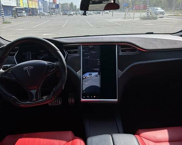 Сірий Тесла Модель С, об'ємом двигуна 0 л та пробігом 107 тис. км за 26500 $, фото 13 на Automoto.ua