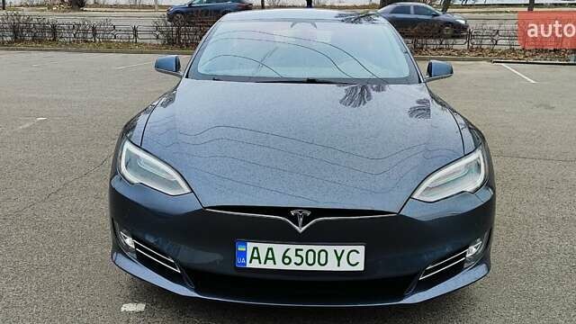 Серый Тесла Модель С, объемом двигателя 0 л и пробегом 173 тыс. км за 21500 $, фото 1 на Automoto.ua