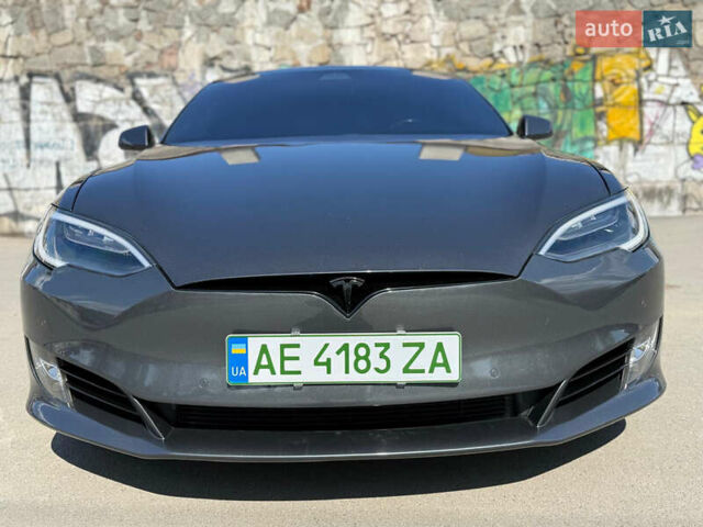 Серый Тесла Модель С, объемом двигателя 0 л и пробегом 60 тыс. км за 19500 $, фото 1 на Automoto.ua