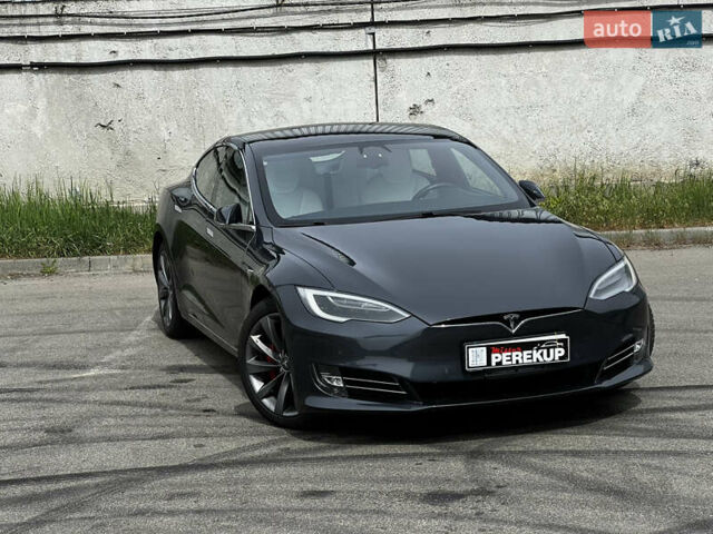 Серый Тесла Модель С, объемом двигателя 0 л и пробегом 97 тыс. км за 17499 $, фото 7 на Automoto.ua