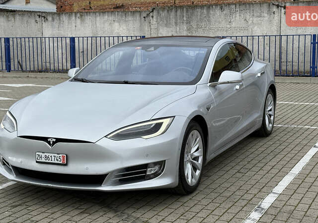 Серый Тесла Модель С, объемом двигателя 0 л и пробегом 166 тыс. км за 22500 $, фото 1 на Automoto.ua