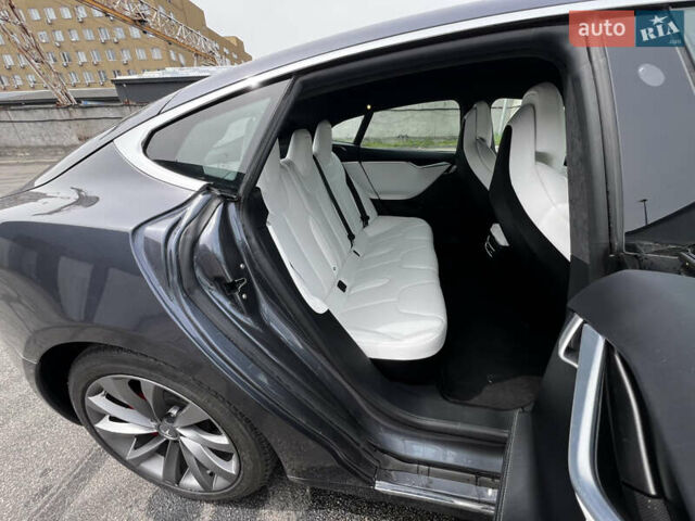 Серый Тесла Модель С, объемом двигателя 0 л и пробегом 97 тыс. км за 17499 $, фото 83 на Automoto.ua