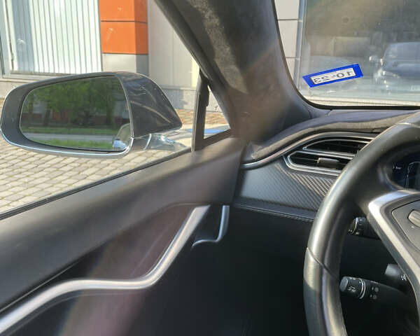 Тесла Модель С 2017 у Хмельницькому на Automoto.ua Сірий Тесла Модель С, об'ємом двигуна 0 л та пробігом 92 тис. км за 25888 $, фото 18 на Automoto.ua