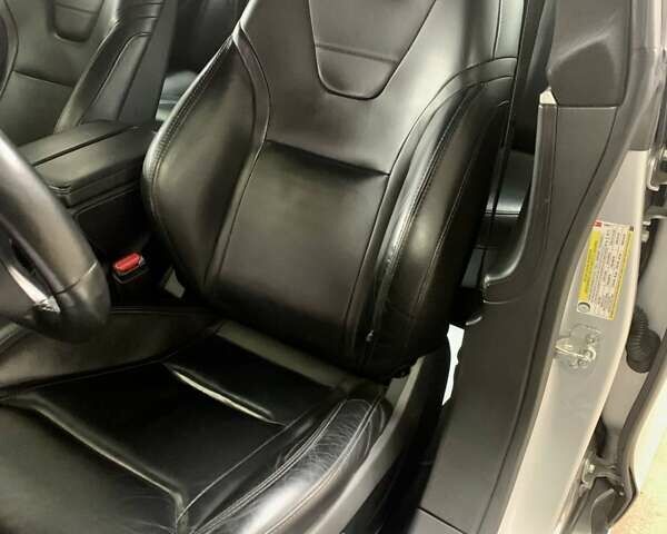 Сірий Тесла Модель С, об'ємом двигуна 0 л та пробігом 160 тис. км за 20790 $, фото 24 на Automoto.ua