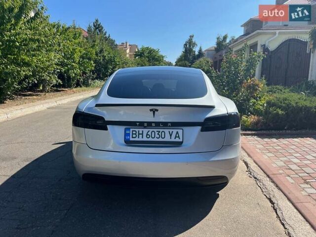 Серый Тесла Модель С, объемом двигателя 0 л и пробегом 130 тыс. км за 22999 $, фото 3 на Automoto.ua