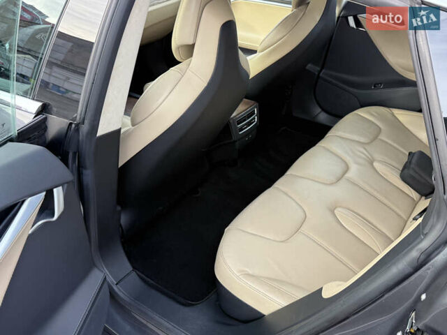 Серый Тесла Модель С, объемом двигателя 0 л и пробегом 141 тыс. км за 19000 $, фото 8 на Automoto.ua