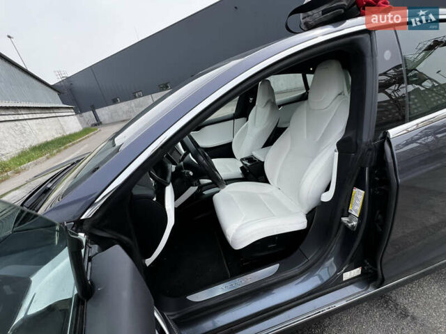 Серый Тесла Модель С, объемом двигателя 0 л и пробегом 97 тыс. км за 17499 $, фото 54 на Automoto.ua