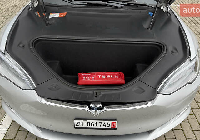 Серый Тесла Модель С, объемом двигателя 0 л и пробегом 166 тыс. км за 22500 $, фото 14 на Automoto.ua