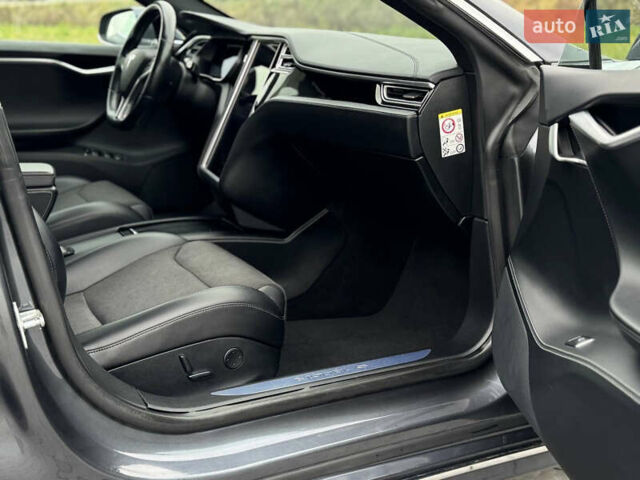 Серый Тесла Модель С, объемом двигателя 0 л и пробегом 161 тыс. км за 16700 $, фото 16 на Automoto.ua