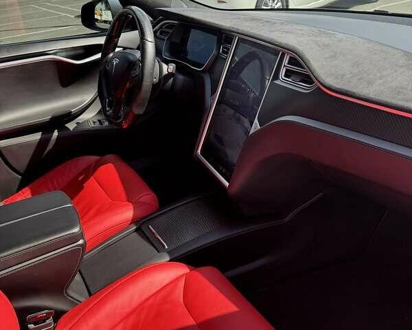 Серый Тесла Модель С, объемом двигателя 0 л и пробегом 107 тыс. км за 22500 $, фото 20 на Automoto.ua