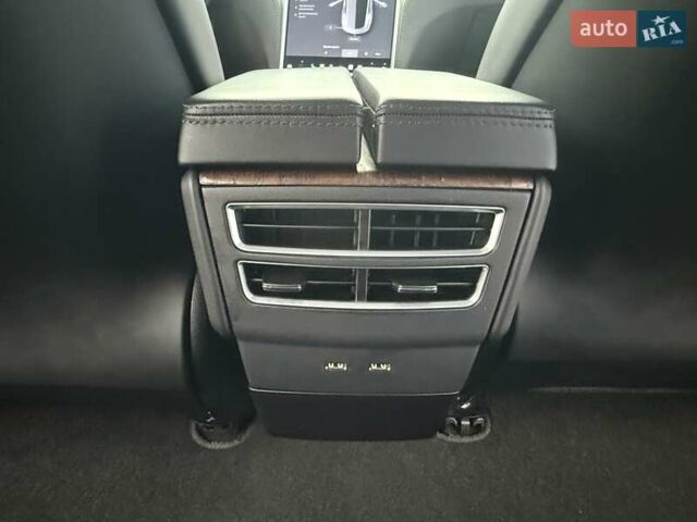 Серый Тесла Модель С, объемом двигателя 0 л и пробегом 111 тыс. км за 20500 $, фото 59 на Automoto.ua