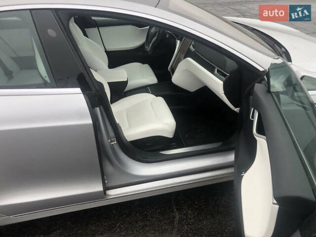 Сірий Тесла Модель С, об'ємом двигуна 0 л та пробігом 273 тис. км за 17200 $, фото 2 на Automoto.ua