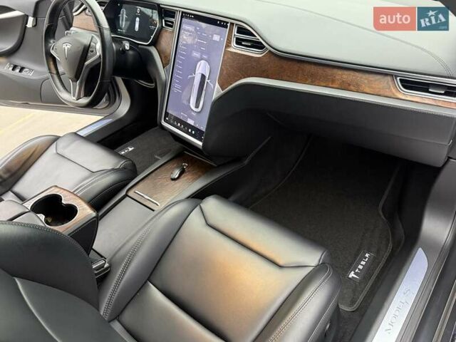Серый Тесла Модель С, объемом двигателя 0 л и пробегом 111 тыс. км за 20500 $, фото 46 на Automoto.ua