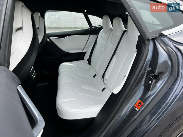 Серый Тесла Модель С, объемом двигателя 0 л и пробегом 97 тыс. км за 17499 $, фото 60 на Automoto.ua