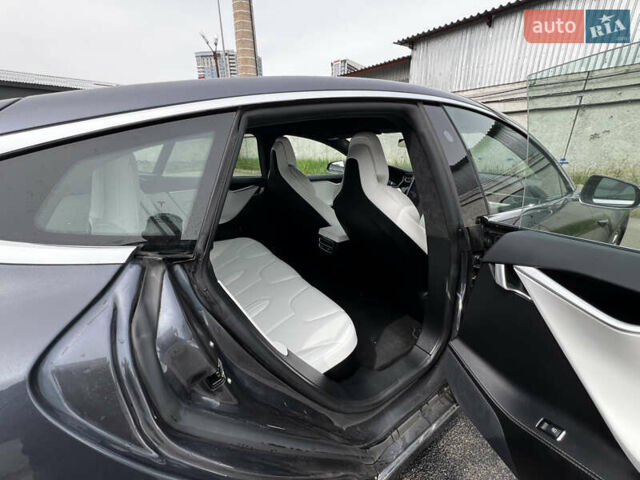 Серый Тесла Модель С, объемом двигателя 0 л и пробегом 97 тыс. км за 17499 $, фото 85 на Automoto.ua