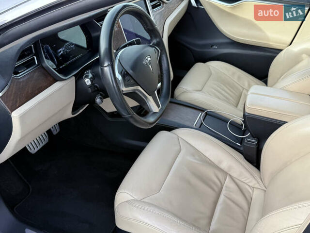 Серый Тесла Модель С, объемом двигателя 0 л и пробегом 141 тыс. км за 19000 $, фото 10 на Automoto.ua