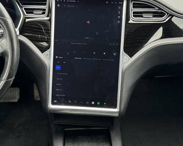 Серый Тесла Модель С, объемом двигателя 0 л и пробегом 161 тыс. км за 16700 $, фото 25 на Automoto.ua