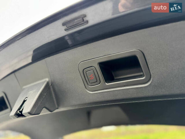 Серый Тесла Модель С, объемом двигателя 0 л и пробегом 161 тыс. км за 16700 $, фото 35 на Automoto.ua