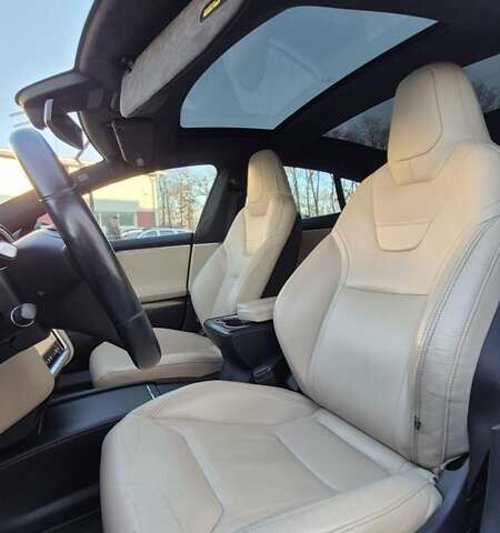 Серый Тесла Модель С, объемом двигателя 0 л и пробегом 126 тыс. км за 18000 $, фото 11 на Automoto.ua