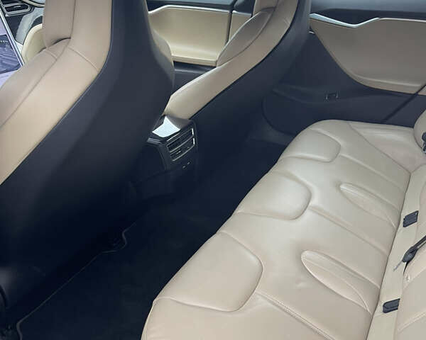 Серый Тесла Модель С, объемом двигателя 0 л и пробегом 116 тыс. км за 18200 $, фото 22 на Automoto.ua