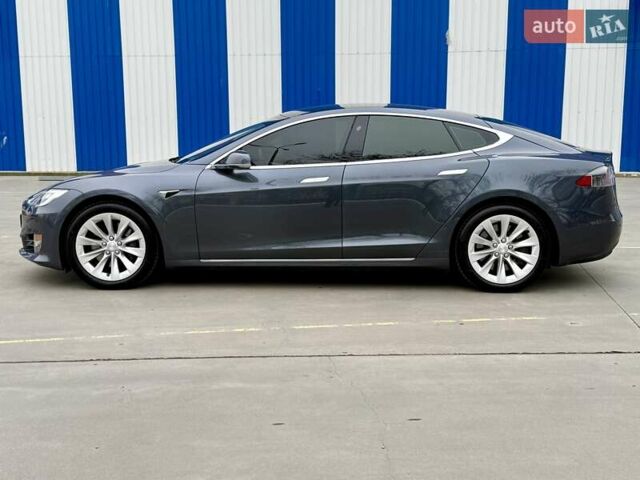 Серый Тесла Модель С, объемом двигателя 0 л и пробегом 111 тыс. км за 20500 $, фото 7 на Automoto.ua