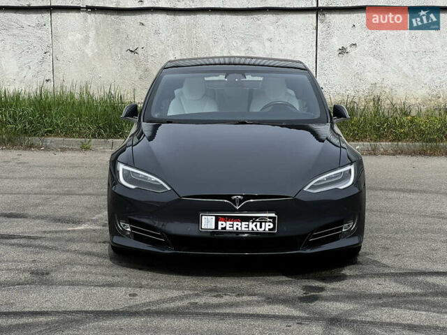 Серый Тесла Модель С, объемом двигателя 0 л и пробегом 97 тыс. км за 17499 $, фото 3 на Automoto.ua