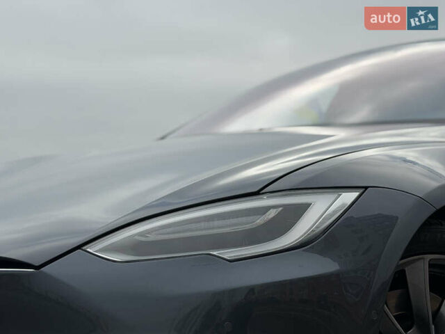 Серый Тесла Модель С, объемом двигателя 0 л и пробегом 68 тыс. км за 23999 $, фото 2 на Automoto.ua