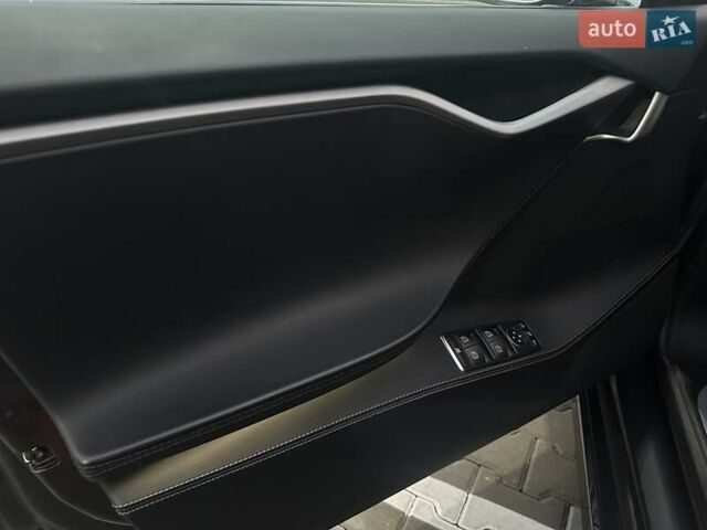 Серый Тесла Модель С, объемом двигателя 0 л и пробегом 182 тыс. км за 24900 $, фото 29 на Automoto.ua