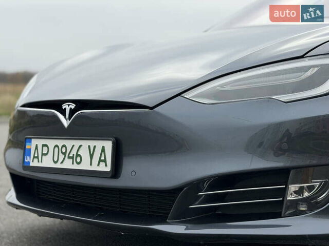 Серый Тесла Модель С, объемом двигателя 0 л и пробегом 68 тыс. км за 23999 $, фото 26 на Automoto.ua