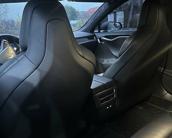 Серый Тесла Модель С, объемом двигателя 0 л и пробегом 182 тыс. км за 24900 $, фото 28 на Automoto.ua