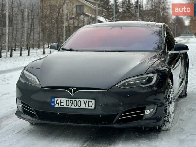 Сірий Тесла Модель С, об'ємом двигуна 0 л та пробігом 124 тис. км за 24900 $, фото 3 на Automoto.ua