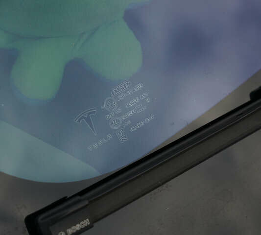 Серый Тесла Модель С, объемом двигателя 0 л и пробегом 125 тыс. км за 17500 $, фото 29 на Automoto.ua