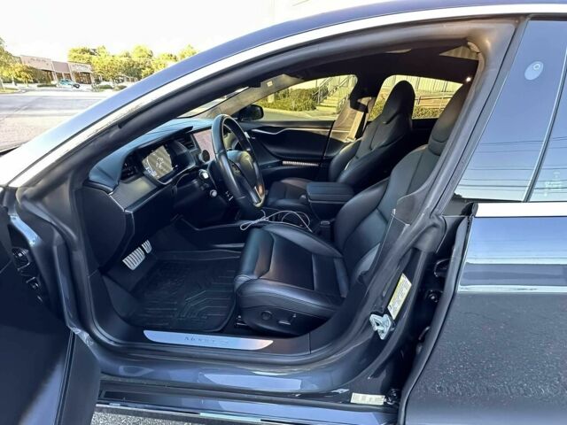 Серый Тесла Модель С, объемом двигателя 0 л и пробегом 45 тыс. км за 7400 $, фото 9 на Automoto.ua