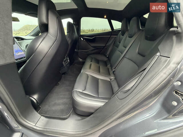 Серый Тесла Модель С, объемом двигателя 0 л и пробегом 68 тыс. км за 23999 $, фото 73 на Automoto.ua