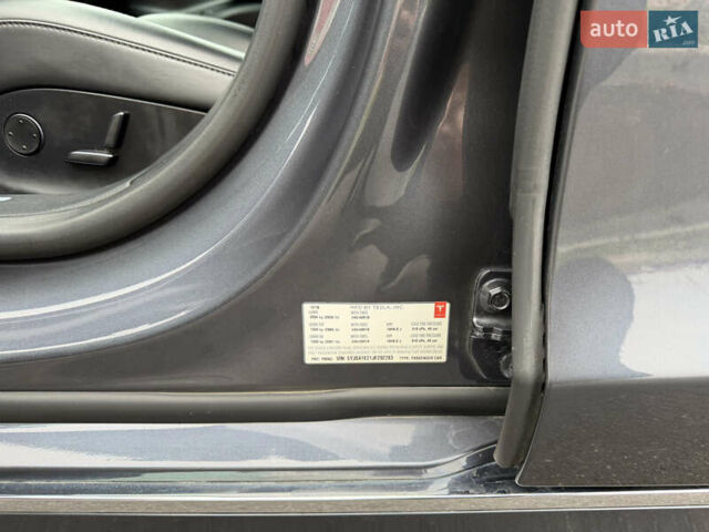 Серый Тесла Модель С, объемом двигателя 0 л и пробегом 68 тыс. км за 23999 $, фото 51 на Automoto.ua