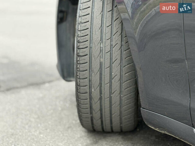 Серый Тесла Модель С, объемом двигателя 0 л и пробегом 68 тыс. км за 23999 $, фото 34 на Automoto.ua