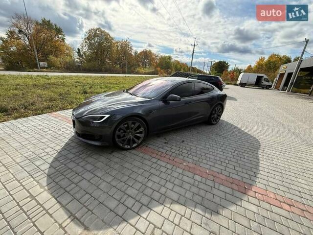 Серый Тесла Модель С, объемом двигателя 0 л и пробегом 163 тыс. км за 24000 $, фото 2 на Automoto.ua