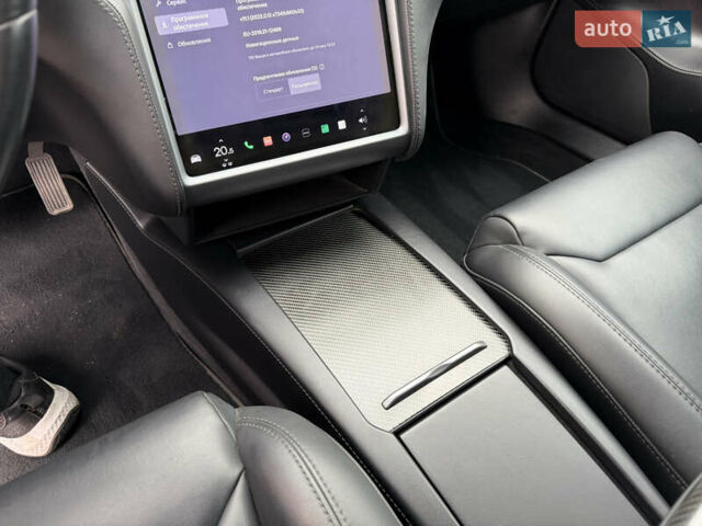 Серый Тесла Модель С, объемом двигателя 0 л и пробегом 68 тыс. км за 23999 $, фото 50 на Automoto.ua