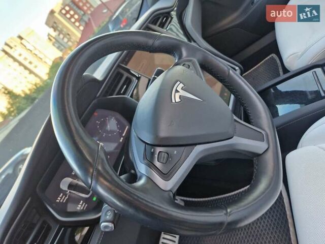 Серый Тесла Модель С, объемом двигателя 0 л и пробегом 100 тыс. км за 25500 $, фото 3 на Automoto.ua