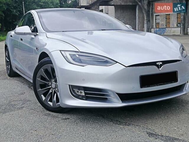 Тесла Модель С 2018 у Івано-Франківську на Automoto.ua Сірий Тесла Модель С, об'ємом двигуна 0 л та пробігом 75 тис. км за 34950 $, фото 14 на Automoto.ua
