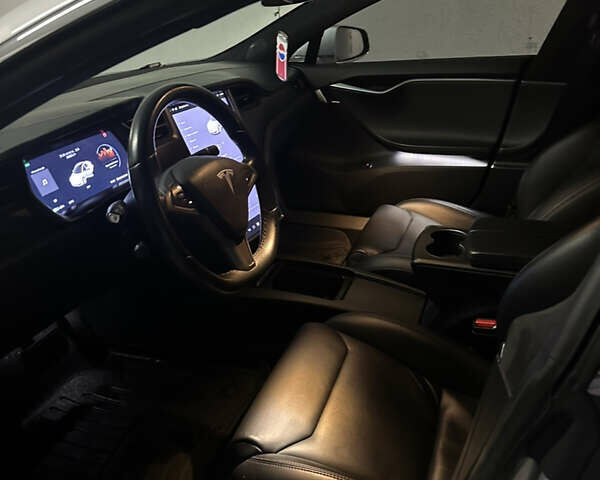 Серый Тесла Модель С, объемом двигателя 0 л и пробегом 151 тыс. км за 19800 $, фото 25 на Automoto.ua