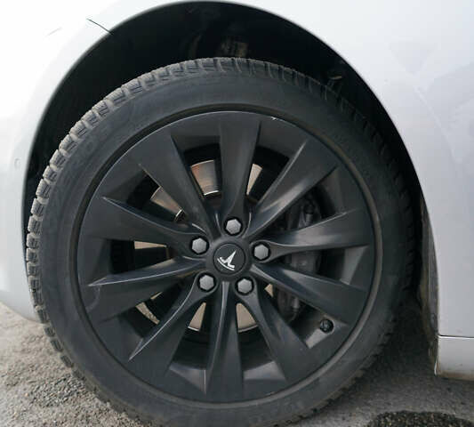 Серый Тесла Модель С, объемом двигателя 0 л и пробегом 125 тыс. км за 17500 $, фото 19 на Automoto.ua