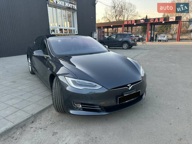 Серый Тесла Модель С, объемом двигателя 0 л и пробегом 89 тыс. км за 20999 $, фото 23 на Automoto.ua