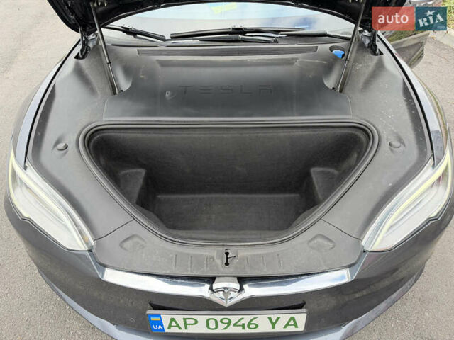 Серый Тесла Модель С, объемом двигателя 0 л и пробегом 68 тыс. км за 23999 $, фото 89 на Automoto.ua