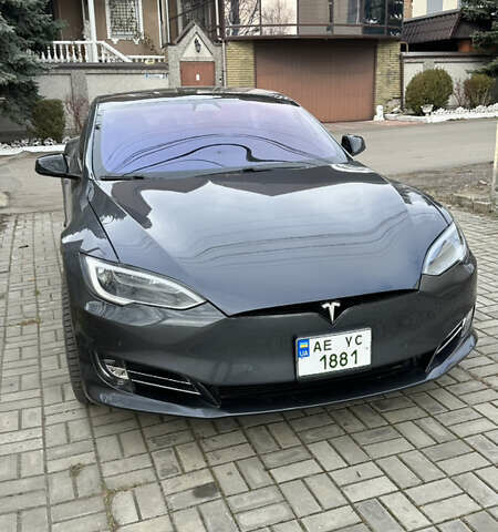Серый Тесла Модель С, объемом двигателя 0 л и пробегом 59 тыс. км за 21900 $, фото 17 на Automoto.ua