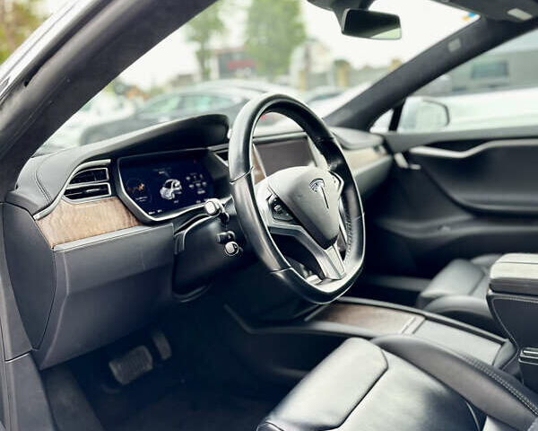 Серый Тесла Модель С, объемом двигателя 0 л и пробегом 126 тыс. км за 28500 $, фото 14 на Automoto.ua