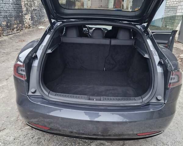 Сірий Тесла Модель С, об'ємом двигуна 0 л та пробігом 140 тис. км за 28000 $, фото 16 на Automoto.ua