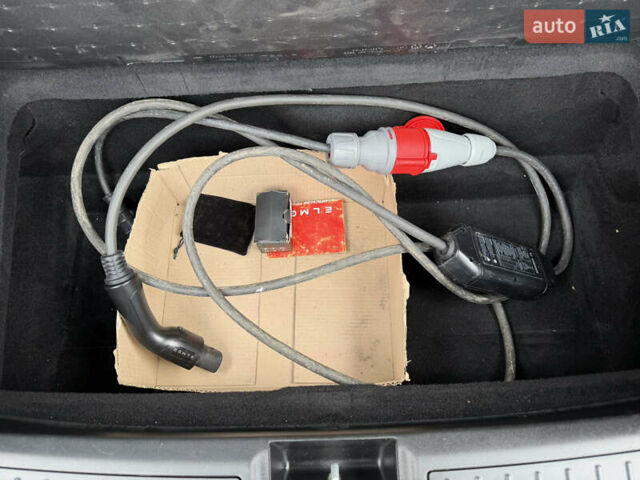 Серый Тесла Модель С, объемом двигателя 0 л и пробегом 68 тыс. км за 23999 $, фото 56 на Automoto.ua